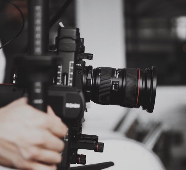 photo 1575411602736 5e9f24e277d0 597x544